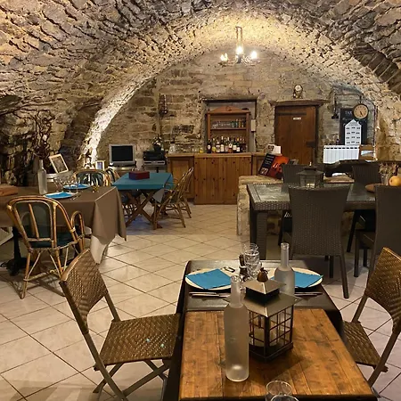 Bed & Breakfast Domaine D'alcapies 3*